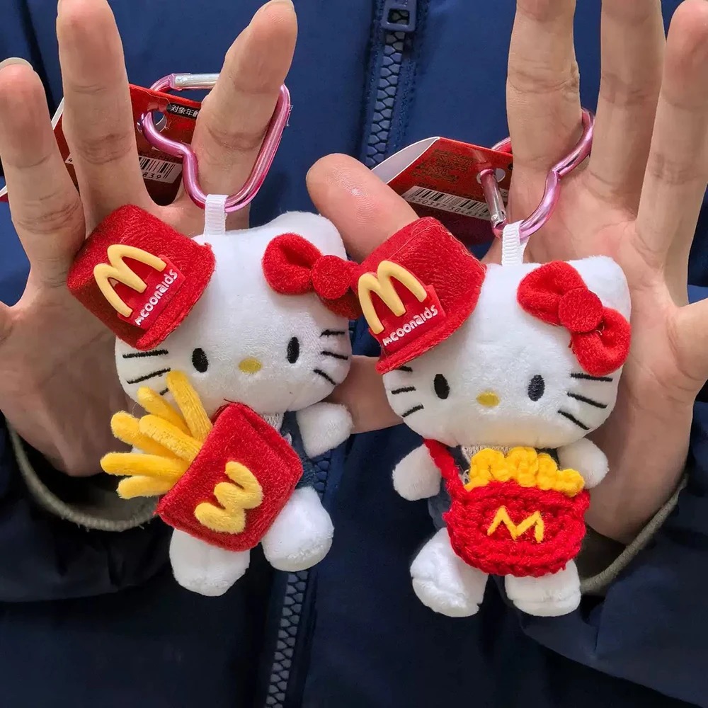Santa Hat Plush - Hello Kitty Sanrio 10Cm Keychain Plush